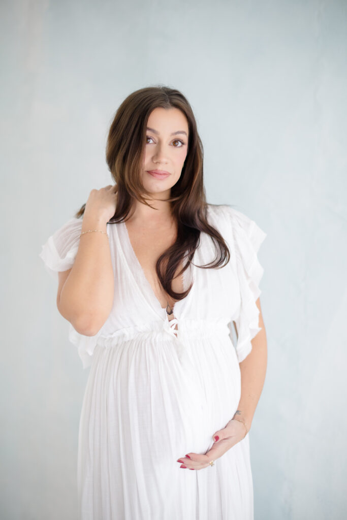 maternity photographer in studio